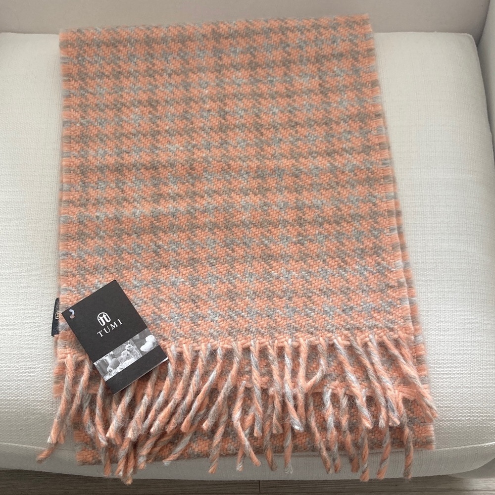 Tumi Peach and Gray Houndstooth Fringe Scarf